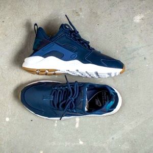 🥳On Sale🥳 WMNS AIR HUARACHE RUN  SNKRS BLUE Nike